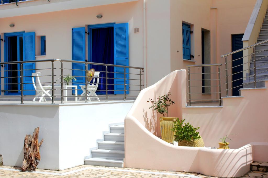 Ithaca'S Poem Apartments Ithaka Exteriér fotografie