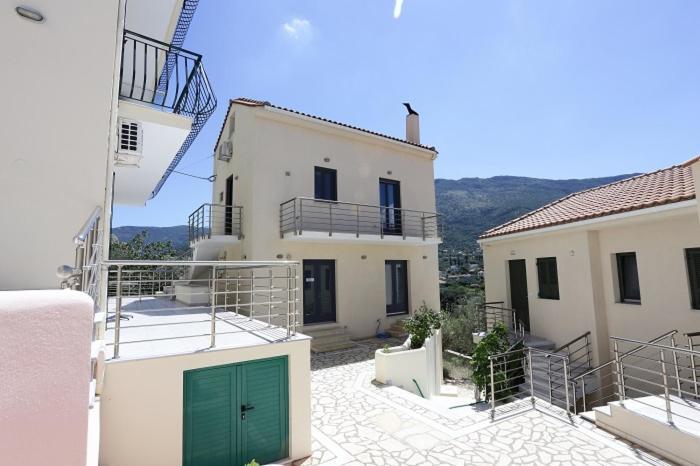 Ithaca'S Poem Apartments Ithaka Exteriér fotografie