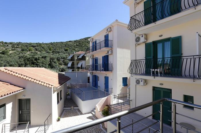 Ithaca'S Poem Apartments Ithaka Exteriér fotografie